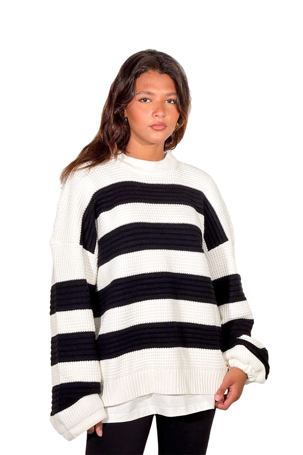 بلوفر تريكو مقلم برقبة مستديرة - الصورة 3