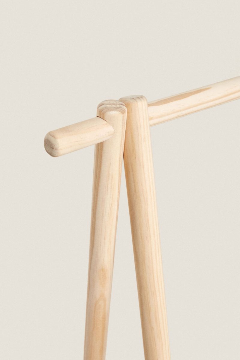 Toddler Clothing Rack - Image 3